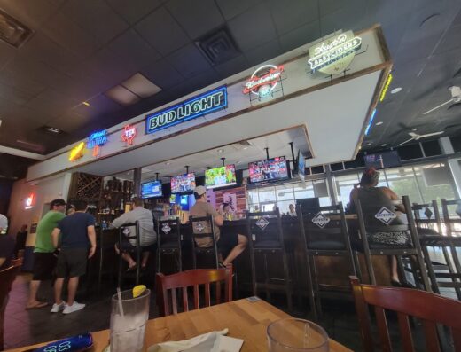 Backspin Texas Sports Bar & Grill