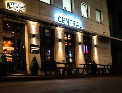 Central Bar & More