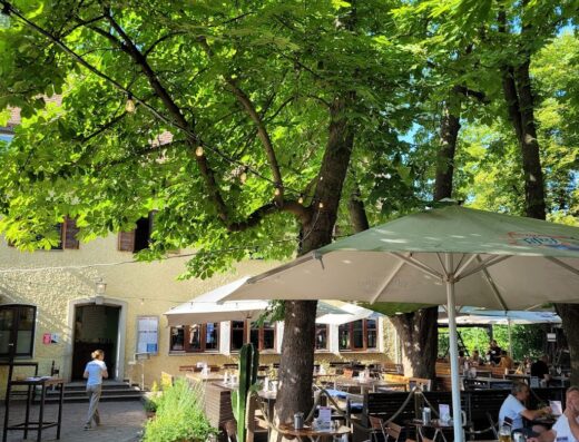 Fifty-Fifty Sports- und Burgerbar
