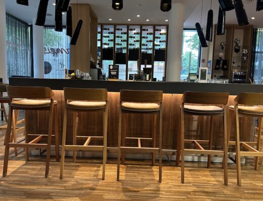 Francis Sportsbar and Restaurant