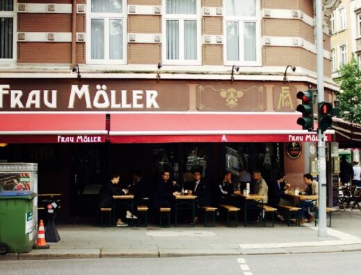 Frau Möller