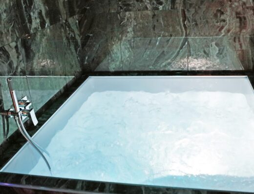 Hemi Luxury Suites