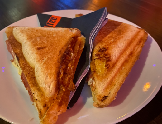 Heuboden Sportsbar