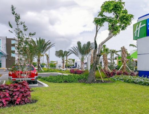 Holiday Inn Express & Suites Miami Airport East by IHG