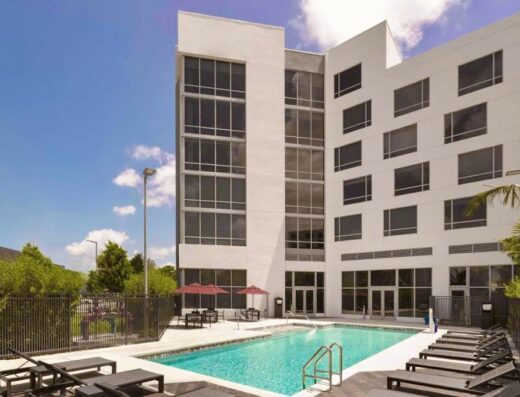 Kompose Boutique Hotel Miami Airport