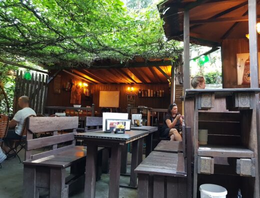 McCormacks Irish Pub & Lounge