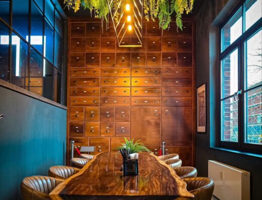 MONUMENT – Burger & Brunch