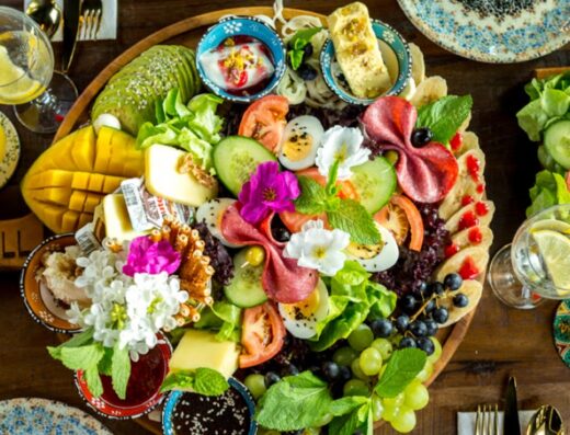 MONUMENT – Burger & Brunch