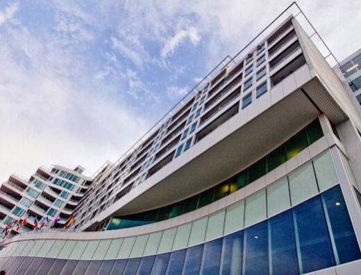 Pinnacle Hotel at the Pier