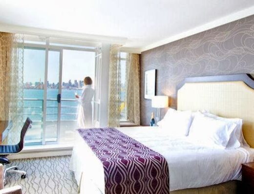 Pinnacle Hotel at the Pier