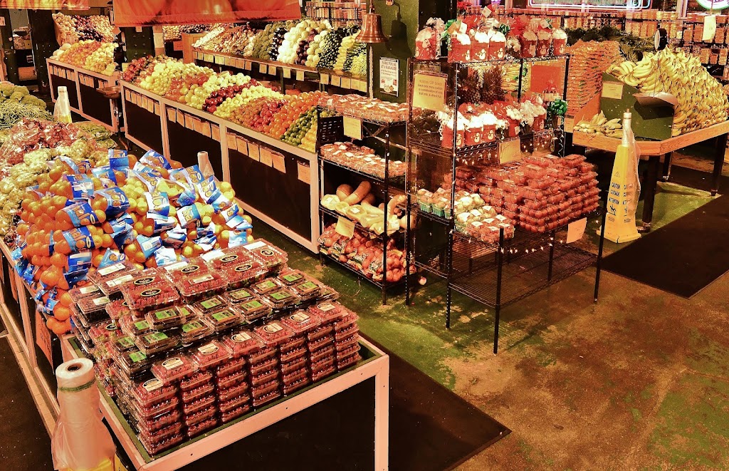 Philadelphia Football Travel Guide: Stadium, Hotels, Transport and Matchday Tips 4 reading terminal market 9