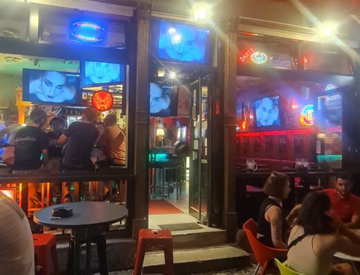 Sportsbar Tor 133
