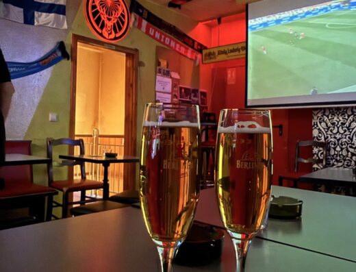 Sportsbar Tor 133